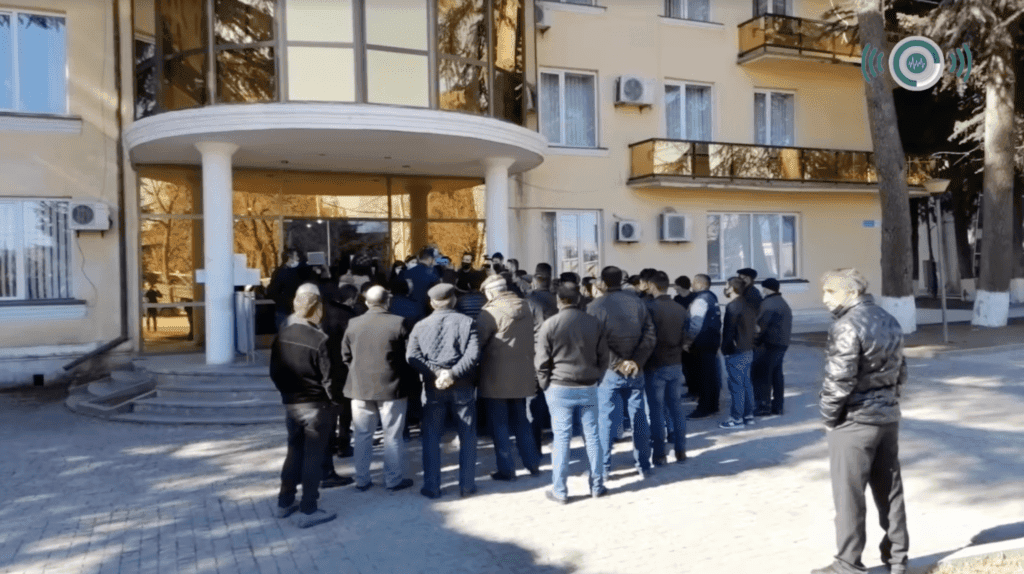 “აკელიკის” $55-მილიონიანი პროექტი და მოტყუებული მუშახელი